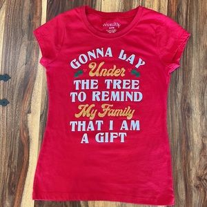 EUC Red Christmas Tree Gift Short Sleeve Tee, Juniors Sz. M
